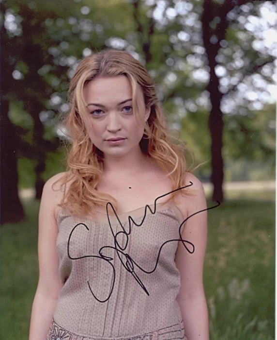 Sophia Myles autograph