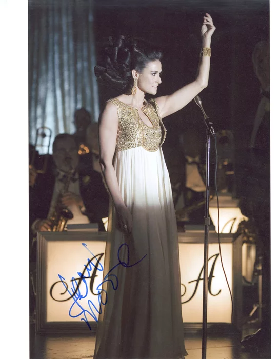 Demi Moore autograph