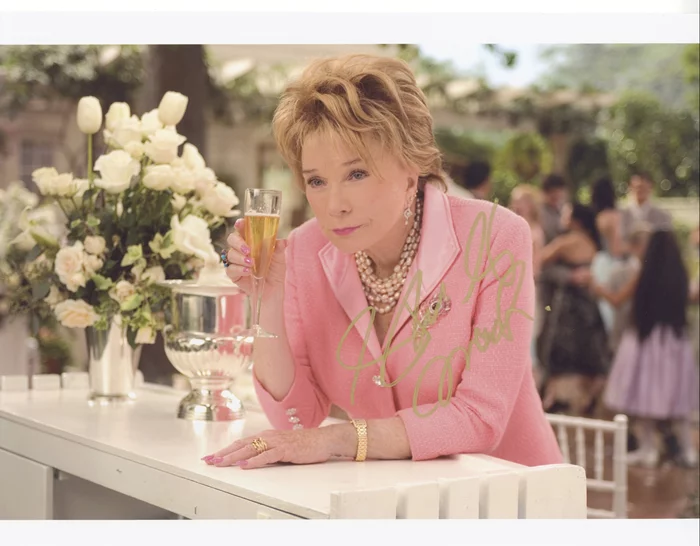 Shirley MacLaine autograph