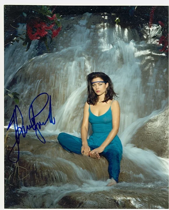Theresa Russell autograph
