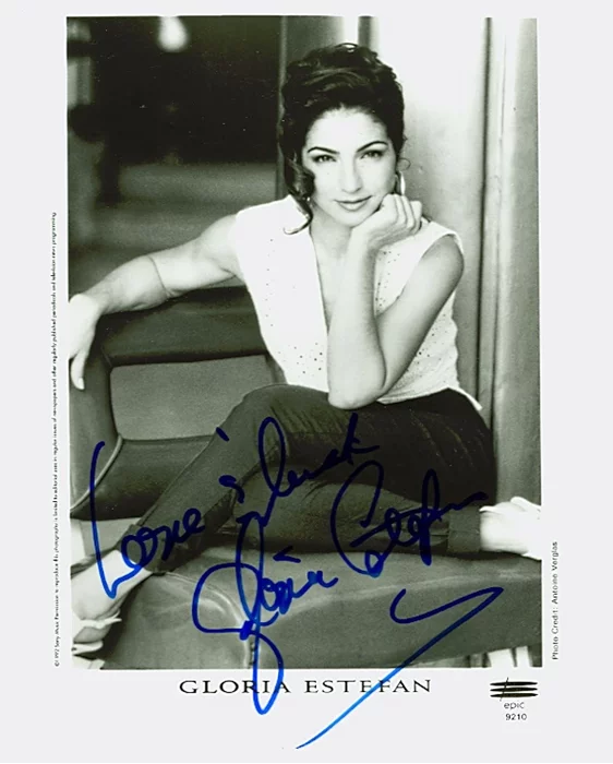 Gloria Estefan autograph