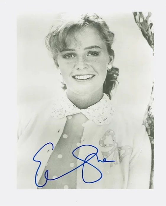Elisabeth Shue autograph