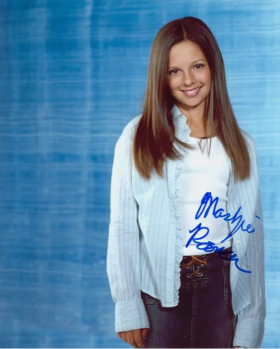 Mackenzie Rosman autograph
