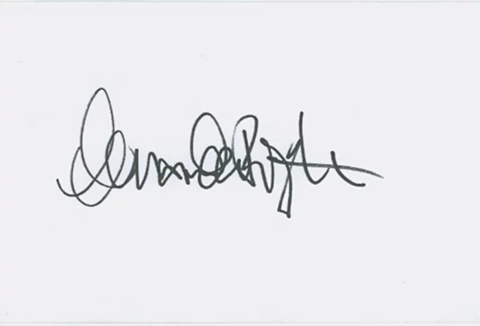 Amanda Righetti autograph