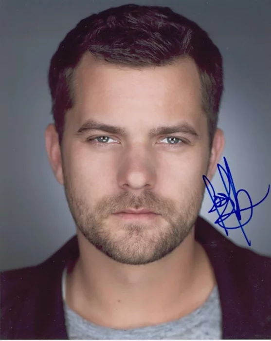 Joshua Jackson autograph