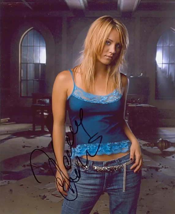 Kaley Cuoco autograph