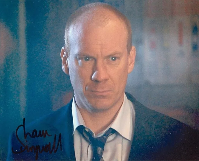 Shaun Dingwall autograph
