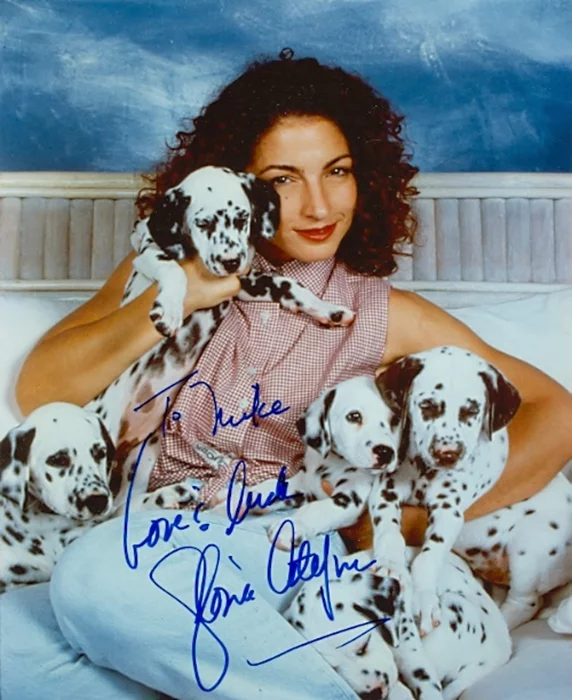 Gloria Estefan autograph