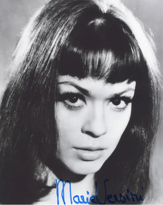 Marie Versini autograph