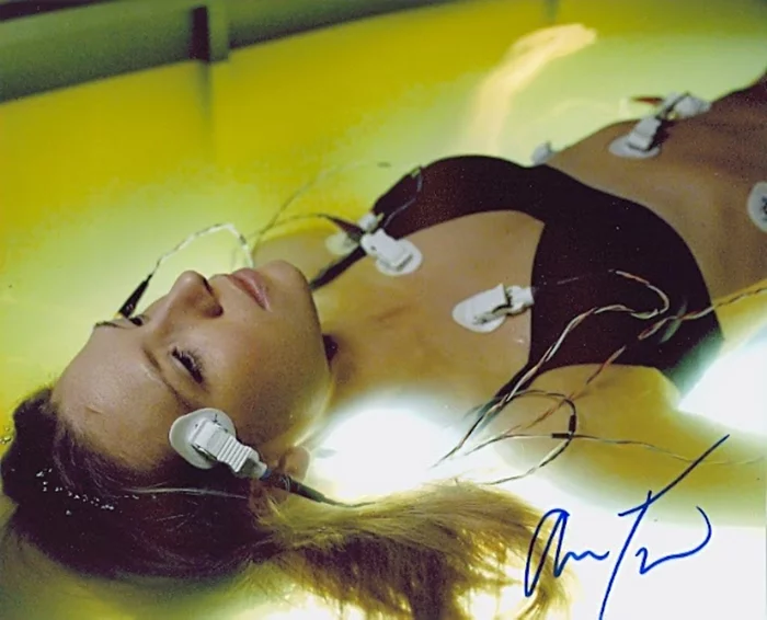 Anna Torv autograph