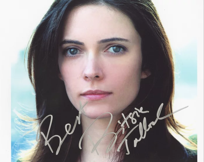 Bitsie Tulloch autograph