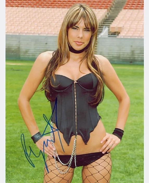 Ryan Starr autograph