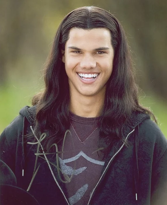 Taylor Lautner autograph