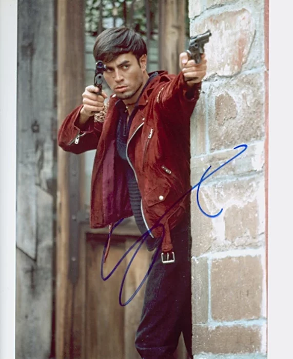 Enrique Iglesias autograph