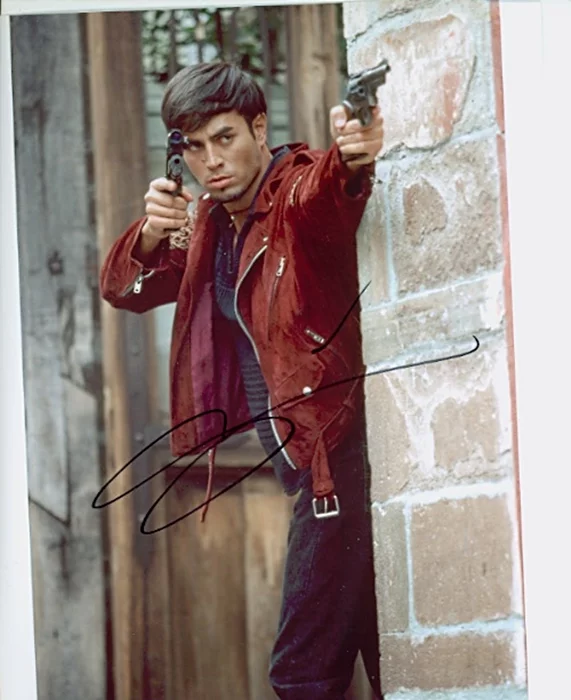 Enrique Iglesias autograph