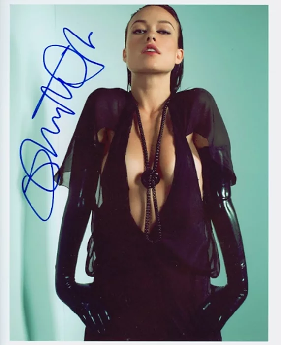 Olivia Wilde autograph