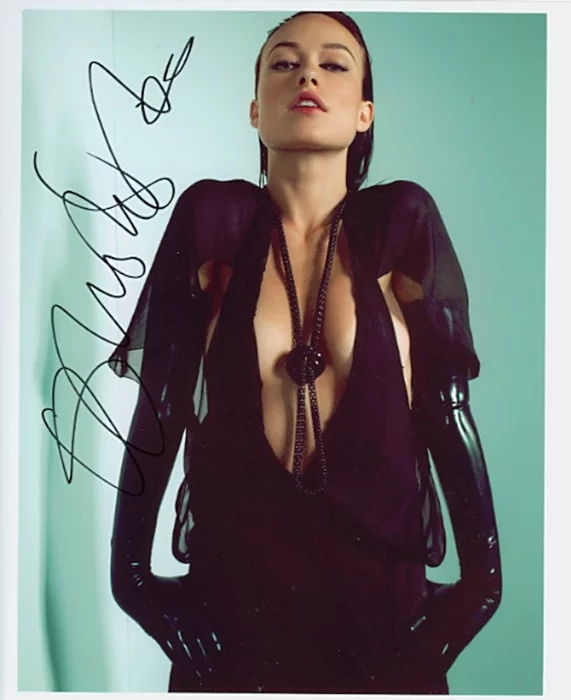 Olivia Wilde autograph