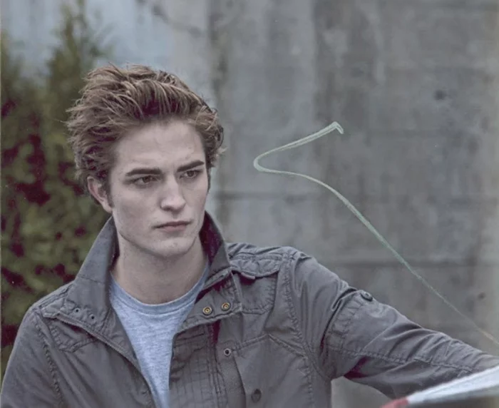 Robert Pattinson autograph
