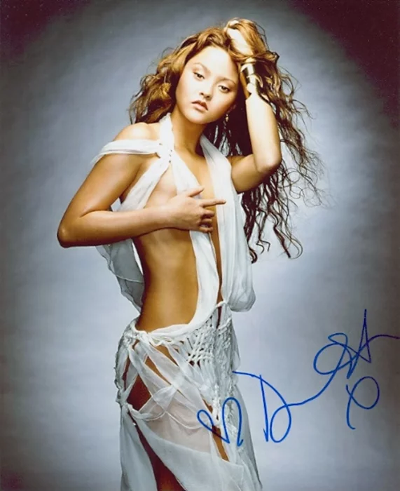 Devon Aoki autograph