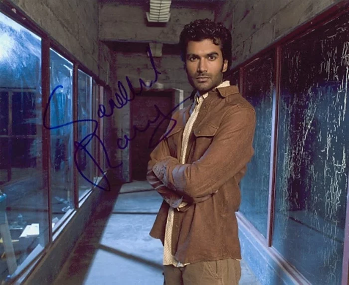 Sendhil Ramamurthy autograph