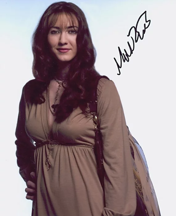 Madeline Zima autograph