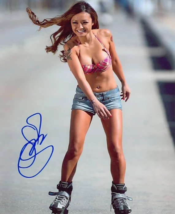 Tila Tequila autograph