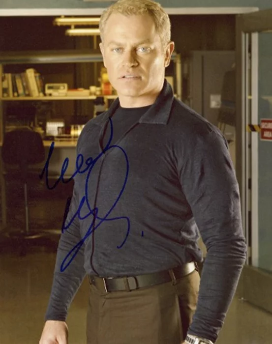 Neal McDonough autograph