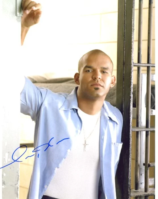 Amaury Nolasco autograph