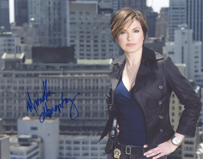 Mariska Hargitay autograph