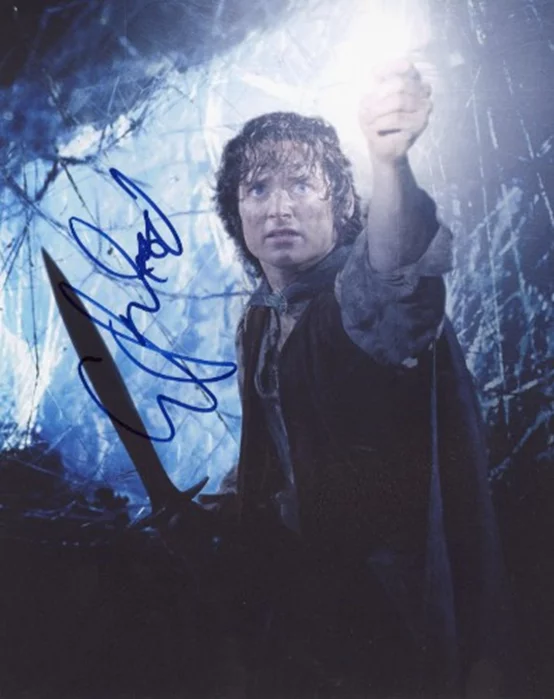 Elijah Wood autograph
