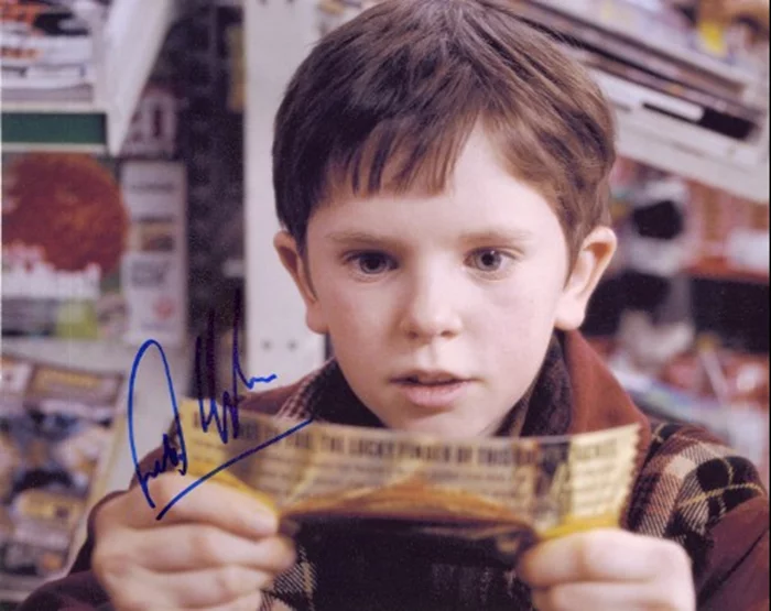 Freddie Highmore autograph