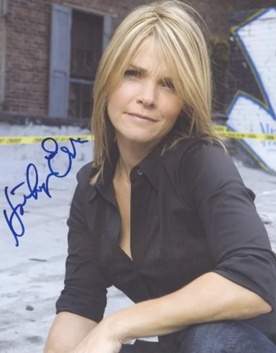 Kathryn Erbe autograph