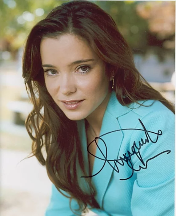 Marguerite Moreau autograph