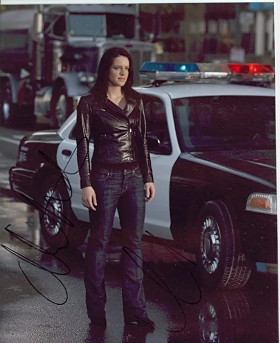 Michelle Ryan autograph