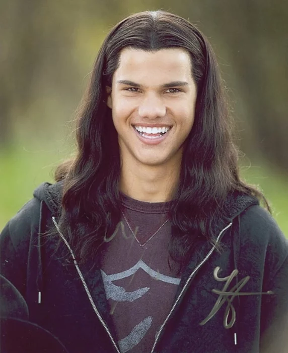 Taylor Lautner autograph