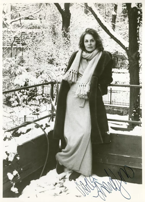 Viveca Lindfors autograph