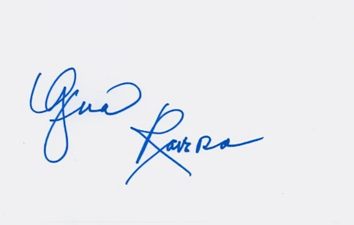 Gina Ravera autograph