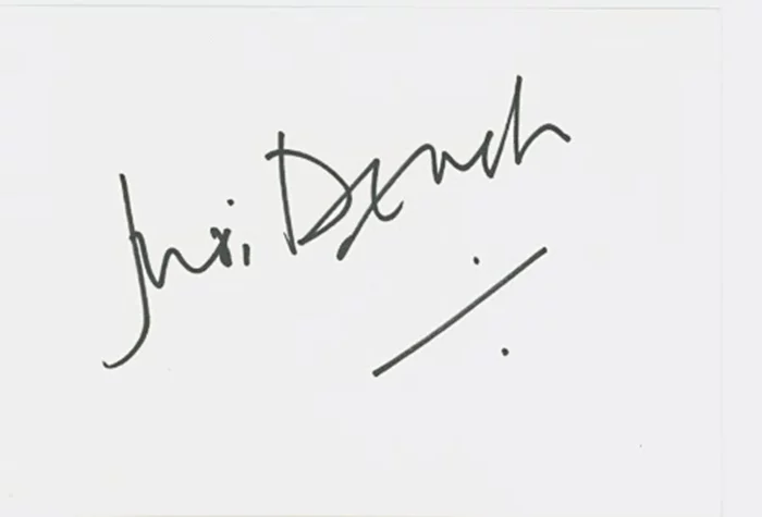 Judi Dench autograph
