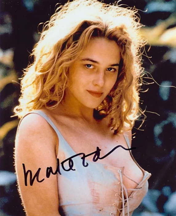 Beatie Edney autograph