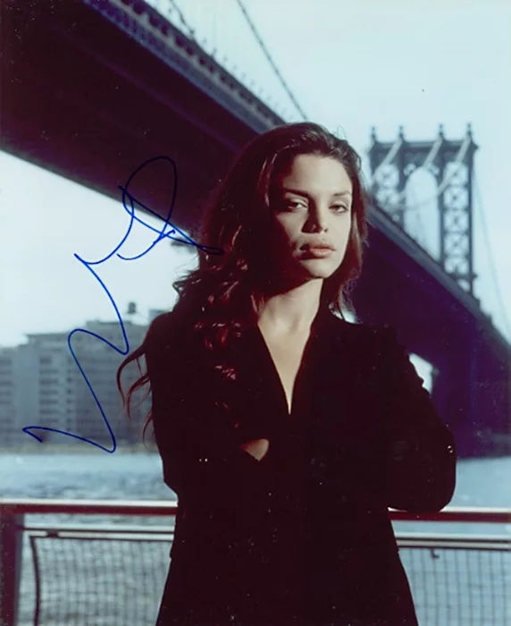 Vanessa Ferlito autograph