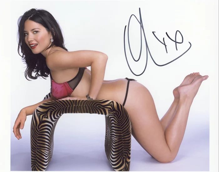 Olivia Munn autograph