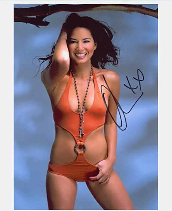 Olivia Munn autograph