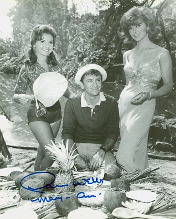 Dawn Wells autograph
