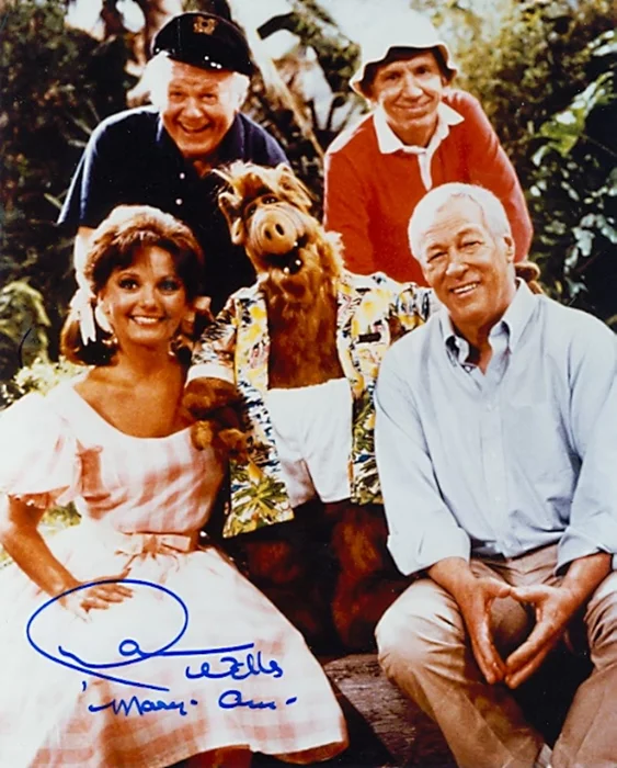 Dawn Wells autograph
