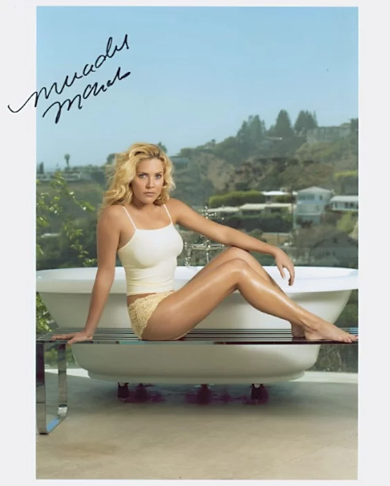 Mercedes McNab autograph