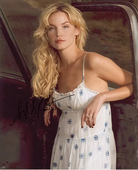 Ashley Scott autograph