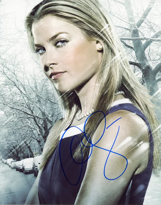 Ali Larter autograph