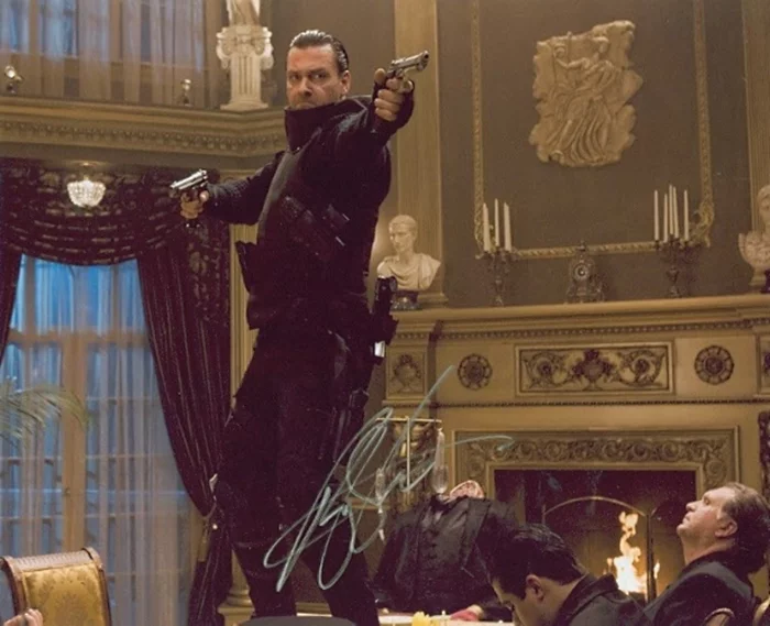 Ray Stevenson autograph