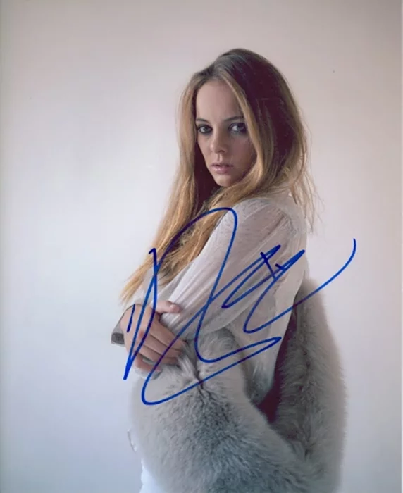 Bijou Phillips autograph