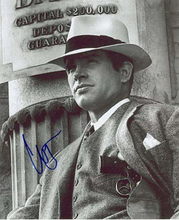 Warren Beatty autograph